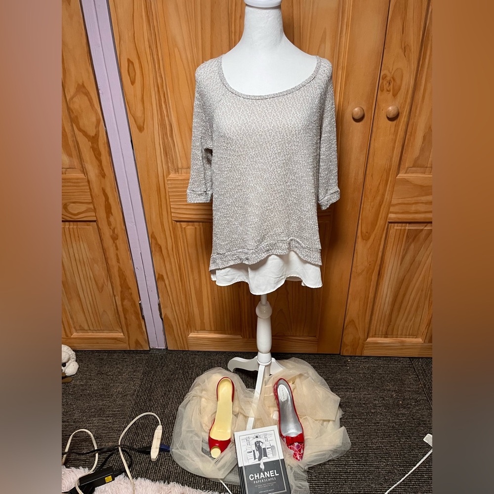 Green Envelope Gray Crew Neck Sweater with Layered Look